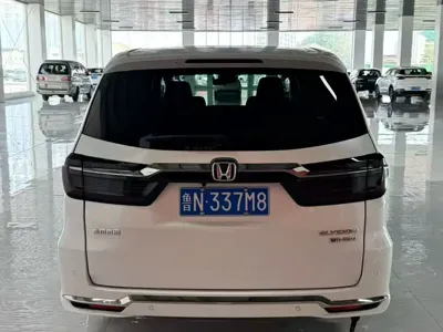 Honda Elysion 2023, 70000 км, за 27221.37 USD