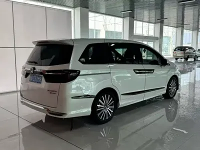 Honda Elysion 2023, 70000 км, за 27221.37 USD