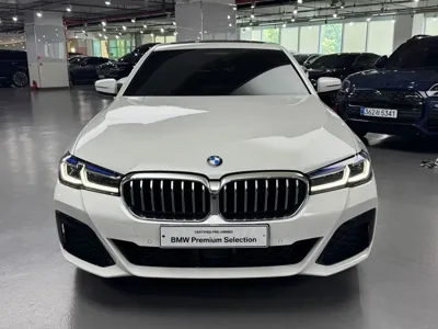 BMW 5-Series 2023, 27360 км, за 28602.99 USD
