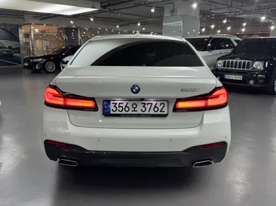 BMW 5-Series 2023, 27360 км, за 28602.99 USD