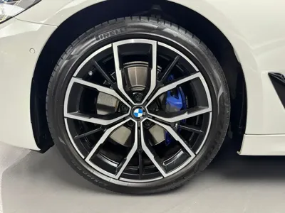BMW 5-Series 2023, 27360 км, за 28602.99 USD