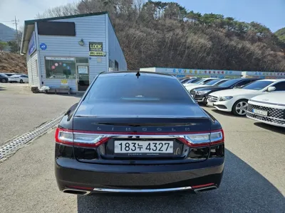 Lincoln Continental 2019, 79168 км, за 15032.17 USD