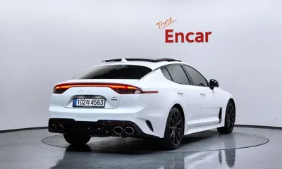 Kia Stinger 2023, 52985 км, за 25872.71 USD - фото 2