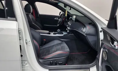 Kia Stinger 2023, 52985 км, за 25872.71 USD - фото 26