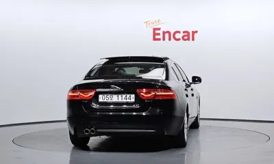 Jaguar XE 2017, 105579 км, за 4745.5 USD