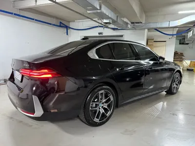 BMW 5-Series 2026, 1825 км, за 34685.86 USD - фото 6