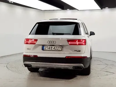 Audi Q7 2016, 278061 км, за 10011.05 USD