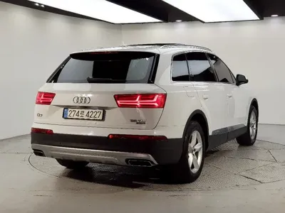 Audi Q7 2016, 278061 км, за 10011.05 USD