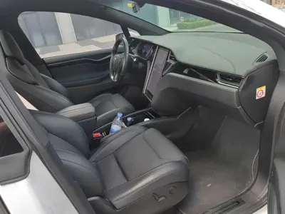 Tesla Model X 2018, 50000 км, за 35067.52 USD
