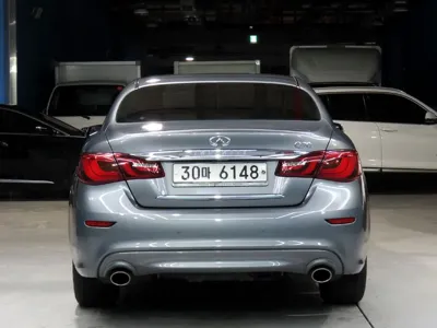 Infiniti Q70 2015, 45673 км, за 5529.54 USD