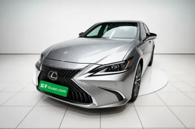 Lexus ES 2018, 124800 км, за 23872 USD