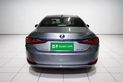 Lexus ES 2018, 124800 км, за 23872 USD
