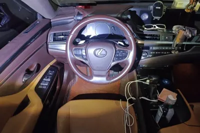 Lexus ES 2018, 124800 км, за 23872 USD - фото 9