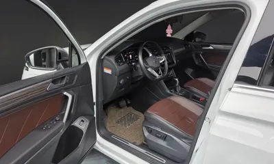 Volkswagen Tiguan 2023, 49755 км, за 20166.55 USD - фото 10