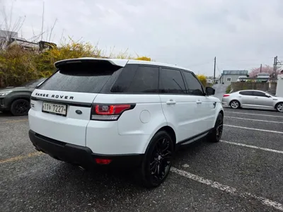 Land Rover Range Rover Sport 2015, 132450 км, за 13981.88 USD