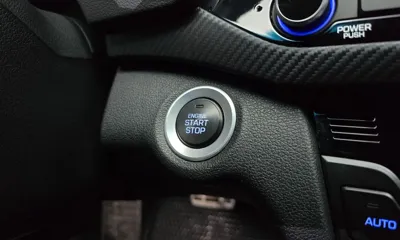 Hyundai Avante 2017, 48909 км, за 7806.41 USD - фото 28