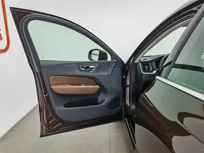 Volvo XC60 2019, 65300 км, за 13616.22 USD - фото 8
