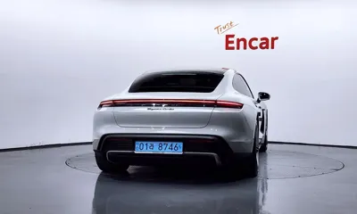 Porsche Taycan 2024, 13631 км, за 102710.75 USD