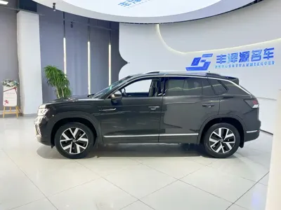 Volkswagen Tayron 2022, 61000 км, за 14699.54 USD