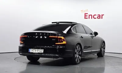 Volvo S90 2023, 94674 км, за 23118.6 USD