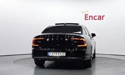 Volvo S90 2023, 94674 км, за 23118.6 USD