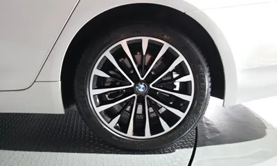 BMW 5-Series 2021, 43178 км, за 21097.86 USD - фото 21