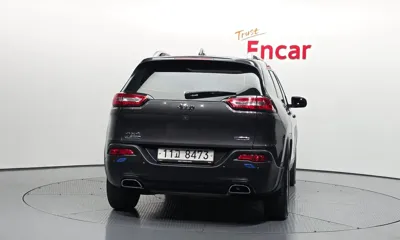 Jeep Cherokee 2015, 172732 км, за 3807.27 USD