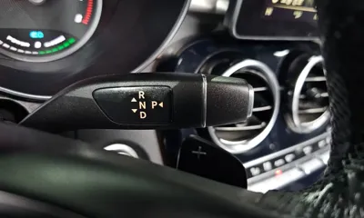 Mercedes-Benz GLC-Class 2019, 137861 км, за 14065.24 USD - фото 9