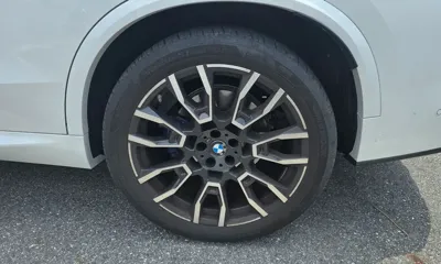 BMW X5 2025, 9300 км, за 84504.37 USD