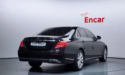 Mercedes-Benz E-Class 2017, 132018 км, за 13128.53 USD