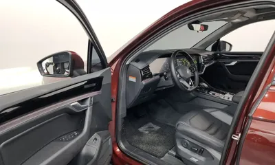 Volkswagen Touareg 2023, 37764 км, за 34952.09 USD - фото 10