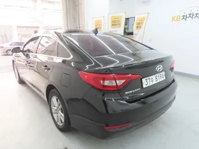 Hyundai Sonata 2015, 130000 км, за 4225.44 USD