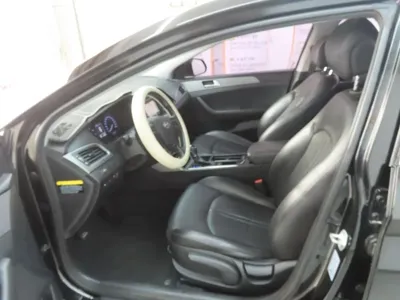 Hyundai Sonata 2015, 130000 км, за 4225.44 USD