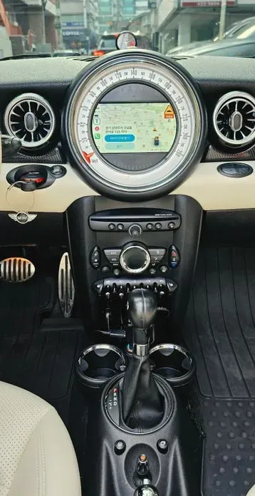 MINI Roadster 2013, 165000 км, за 9518.18 USD - фото 9