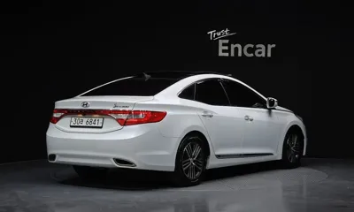 Hyundai Grandeur 2014, 138990 км, за 3843.65 USD