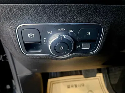 Mercedes-Benz GLB-Class 2020, 61876 км, за 18970.72 USD - фото 17