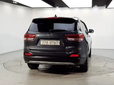 Kia Sorento 2016, 201885 км, за 5139.22 USD