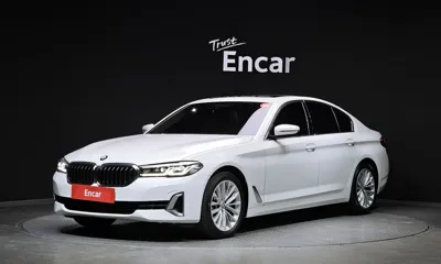 BMW 5-Series · 2021 год