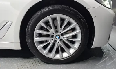 BMW 5-Series 2021, 73798 км, за 22691.4 USD