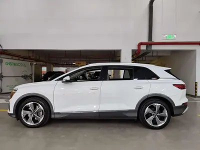Audi Q5 e-tron 2022, 48600 км, за 20143.81 USD