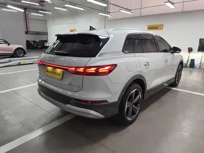 Audi Q5 e-tron 2022, 48600 км, за 20143.81 USD