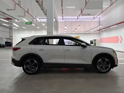 Audi Q5 e-tron 2022, 48600 км, за 20143.81 USD