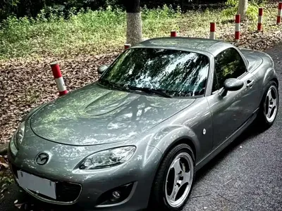 Mazda MX-5 2010, 110000 км, за 20156.58 USD