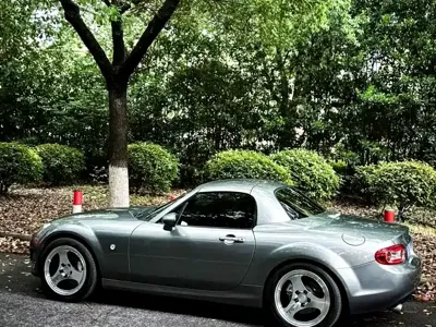 Mazda MX-5 2010, 110000 км, за 20156.58 USD