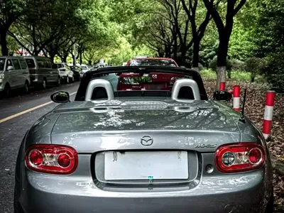 Mazda MX-5 2010, 110000 км, за 20156.58 USD