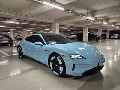 Porsche Taycan 2025, 8500 км, за 104234.58 USD