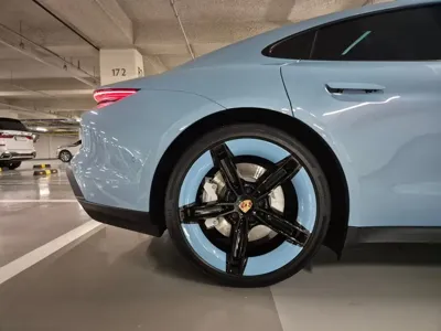 Porsche Taycan 2025, 8500 км, за 104234.58 USD - фото 8