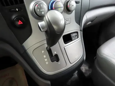 Hyundai Starex 2016, 104631 км, за 5724.7 USD - фото 13
