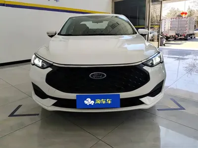 Ford Escort 2022, 22700 км, за 7003.98 USD