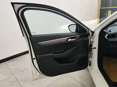 Ford Escort 2022, 22700 км, за 7003.98 USD - фото 7